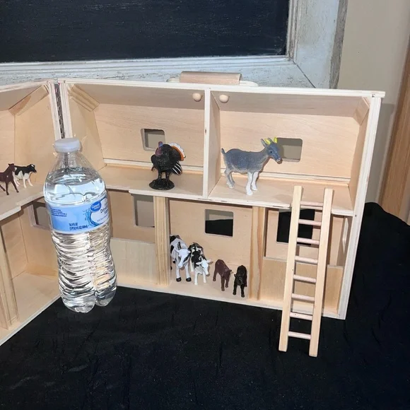 Melissa & Doug Fold & Go Wooden Red Barn Playset w/ Farm Animals Portable Toy - Picture 6 of 9